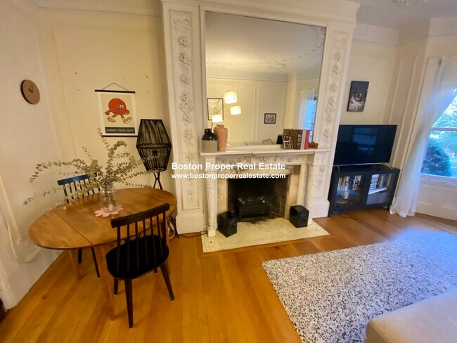 Photo - 477 Beacon St Unit 1