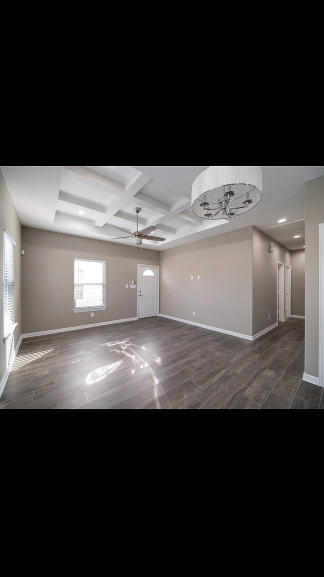 2011 Taft St Unidad Available #3