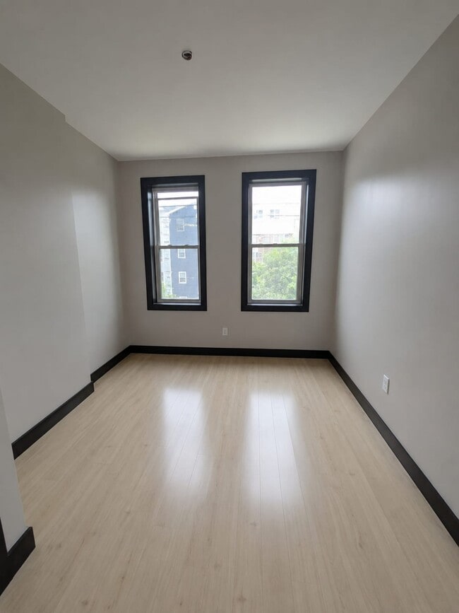 88 E 25th St Unidad 6