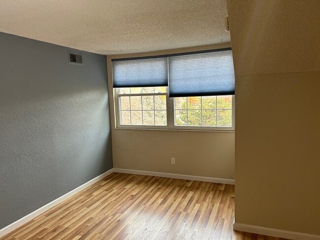 New LR blinds - 3250 O'Neal Cir Unit H-31