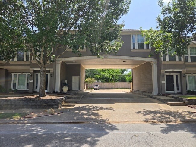 Building Photo - 1228 Welsh Ave