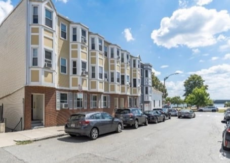 Building Photo - 204 H St Rental