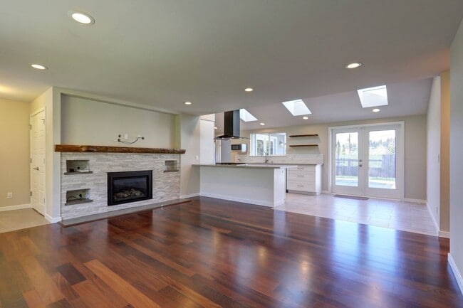Photo - Beautifully Remodeled 4bd, 1.75ba Rambler Available in the Heart of Bellevue.