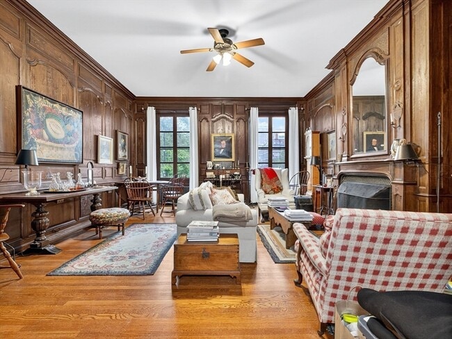 Building Photo - 49 Beacon St Unit 1