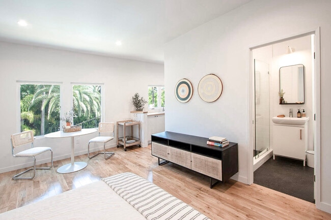 Photo - 3700 W Sunset Blvd Unit 6