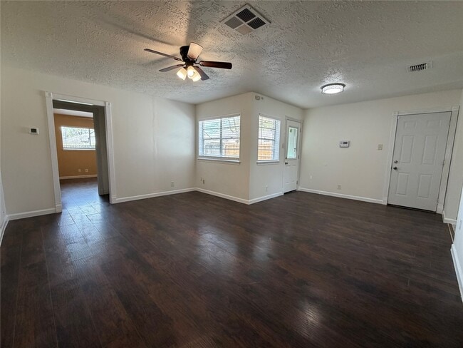 Photo - 5375 Little John Ln