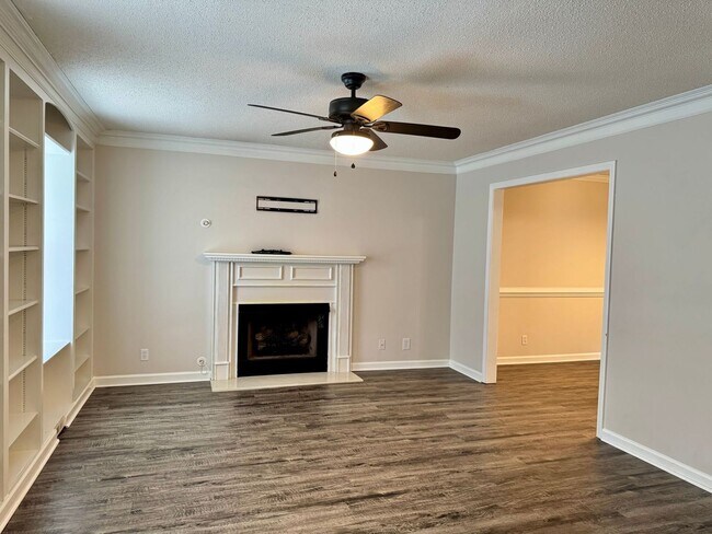 Photo - Great Location!!3 Bed/2.5 Bath near exit 1! Lots of extras in this rental!