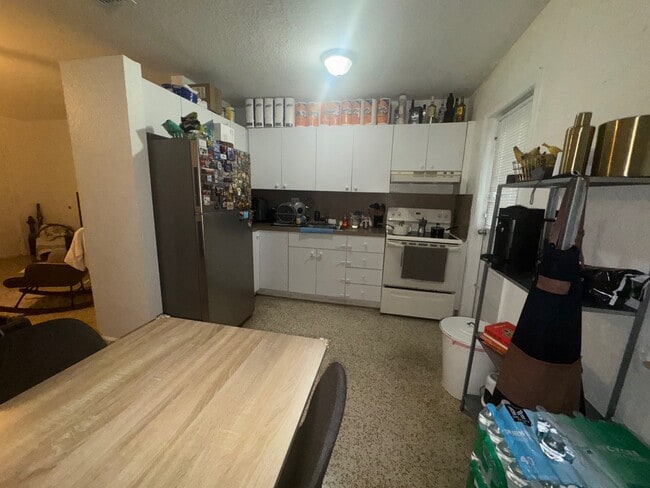 Photo - 985 SW 34th Ave