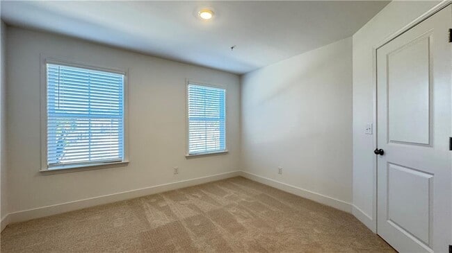 Photo - 100 Agnew Wy