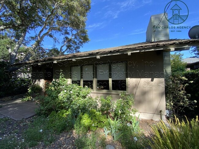 Building Photo - Adorable One Bedroom Carmel Cottage Rental