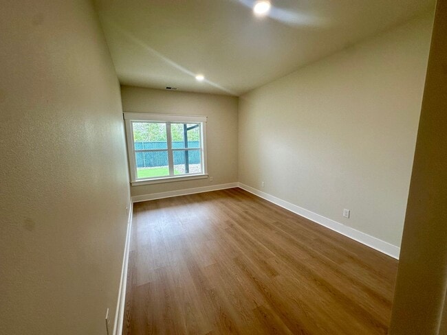 Photo - SD10th Unit 767