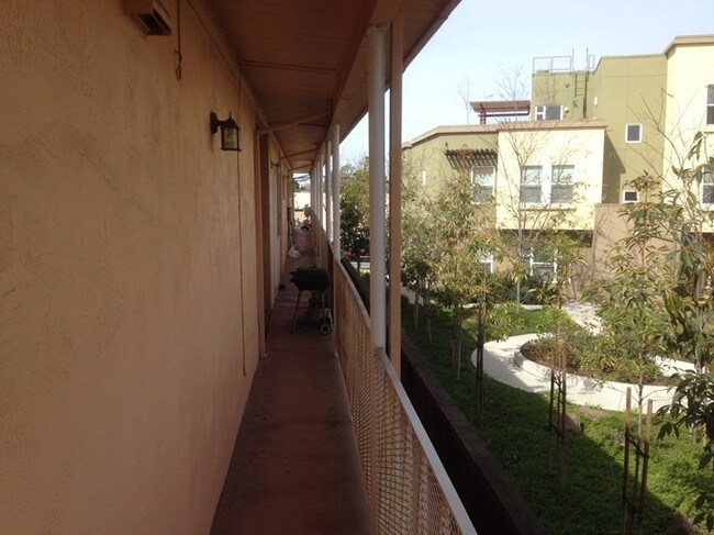 Photo - 35-39 Estabrook St