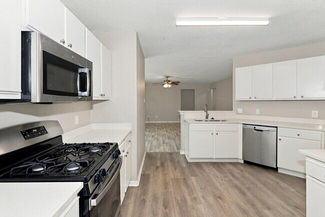 3207 Apple Dale Dr