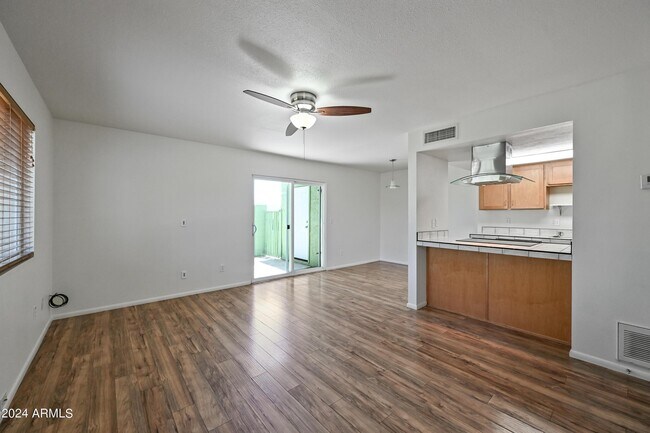 Photo - 729 E Cochise Dr