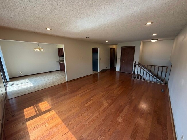 Photo - 3303 Eddy Ln