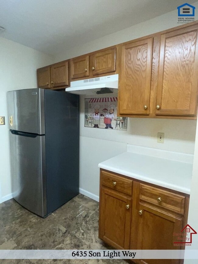 Photo - 6435 Son Light Way