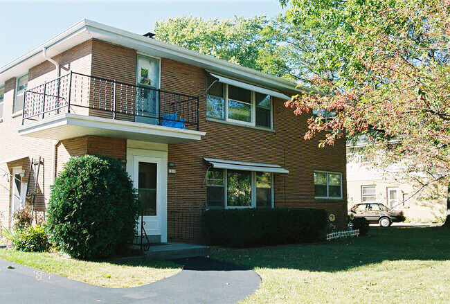 Building Photo - 1317 N 116th St Unit 1317 N 116th Street UPPER Rental