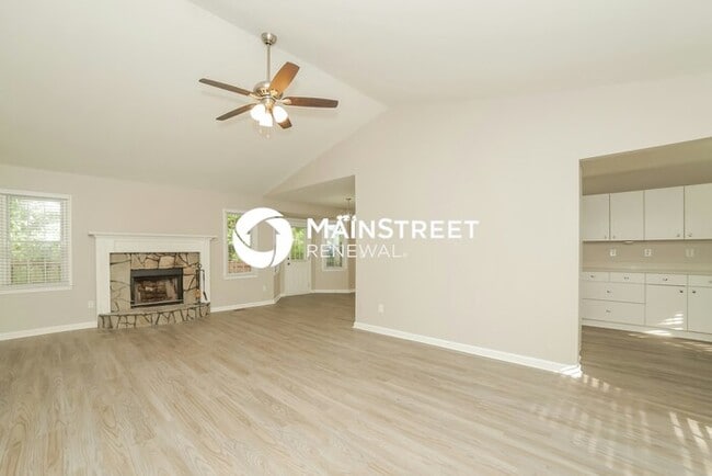 Photo - 4 Bedroom Pet-Friendly Home in Dallas, GA with Main Street Renewal