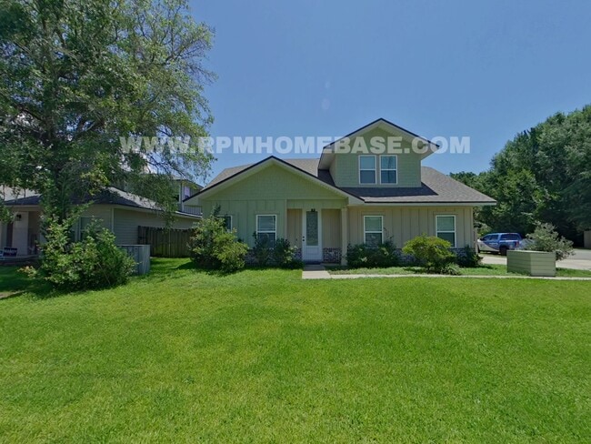 Building Photo - Elegant, 4 Bed, 3.5 bath Nearly New & Move-In Ready in Shalimar