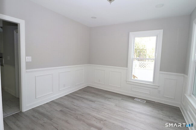 218 E Pearl St
