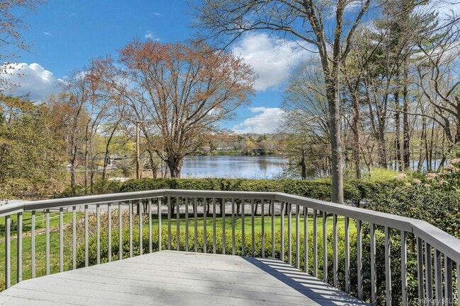 Photo - 68 Lake Shore Dr