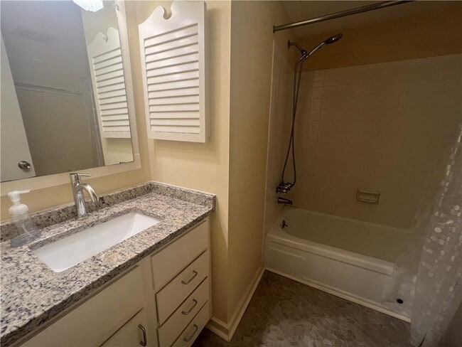 Photo - 3208 Lake Rd Cir