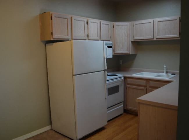 Photo - 150 S 800 E Unidad Trolley Regent