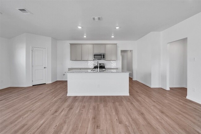 Photo - 121 Maybelline Rd
