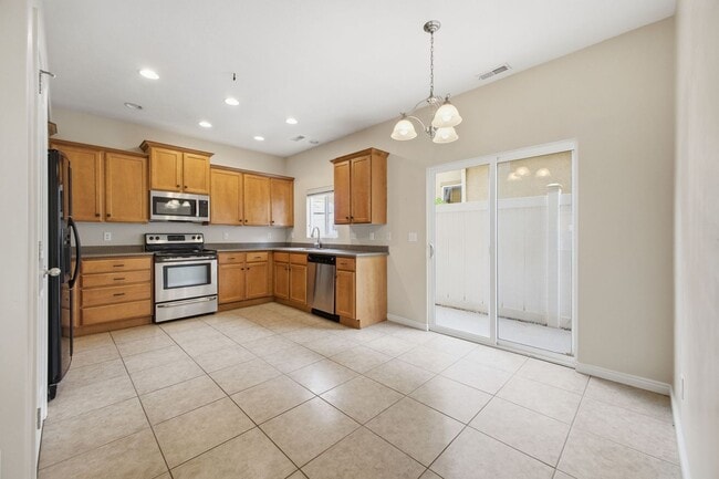 Photo - 1427 E 6175 S