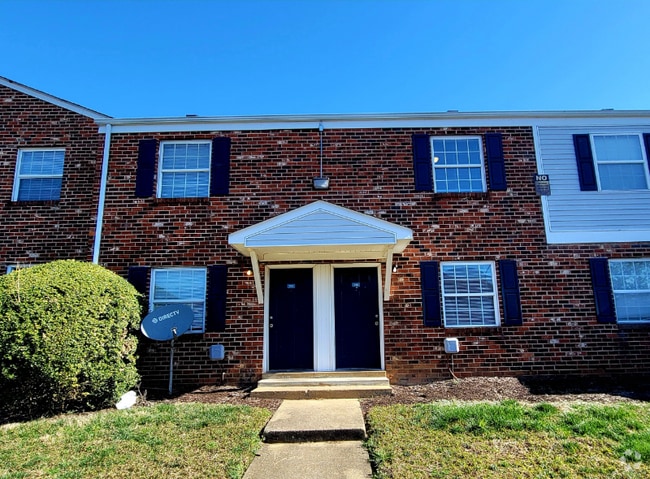 Building Photo - 708 E 19th St Rental