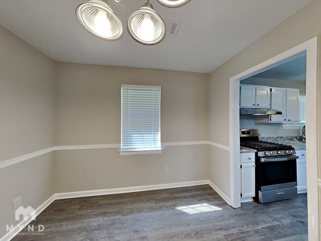 Photo - 5561 Northcut Dr