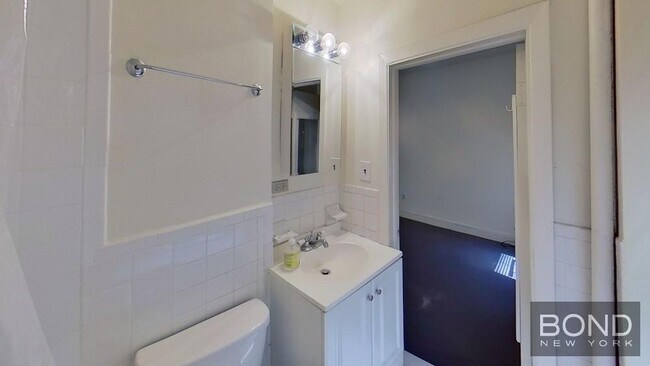 Building Photo - 174 Spring St Unit 12 Rental