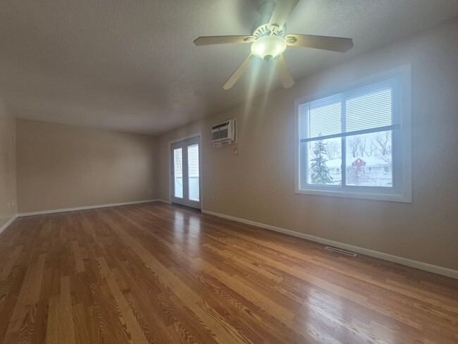 Photo - 896 Wescott Square Unit 103