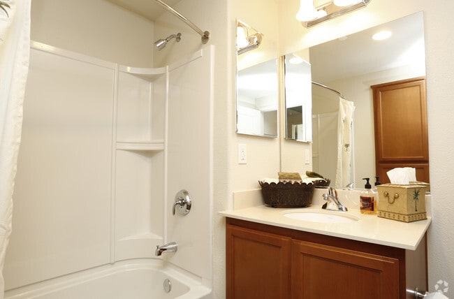 1BR,1BA 641SQ