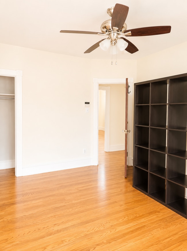 Photo - 104 W 35th St