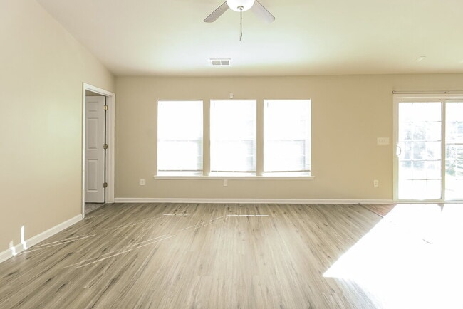 Photo - 2909 Deep Cove Dr NW