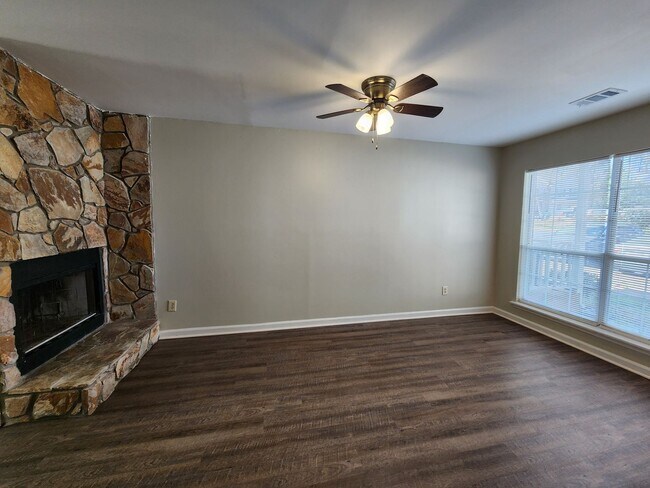 Photo - 2 Bedroom Townhome in Windsor Grove