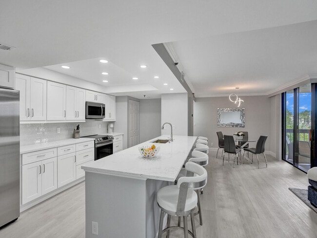 Photo - 955 Egret Cir Unit 405
