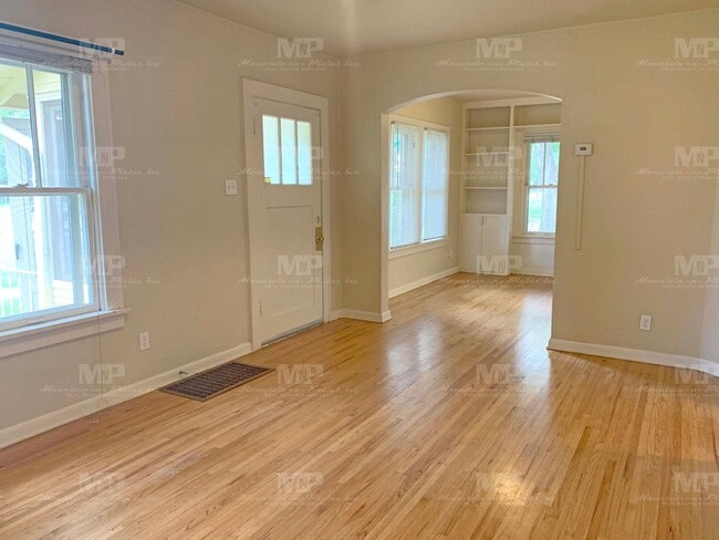 Photo - 645 S Loomis Ave