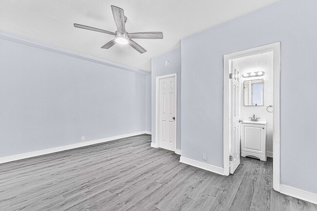 Photo - 1711 E Appleton St Unidad 16