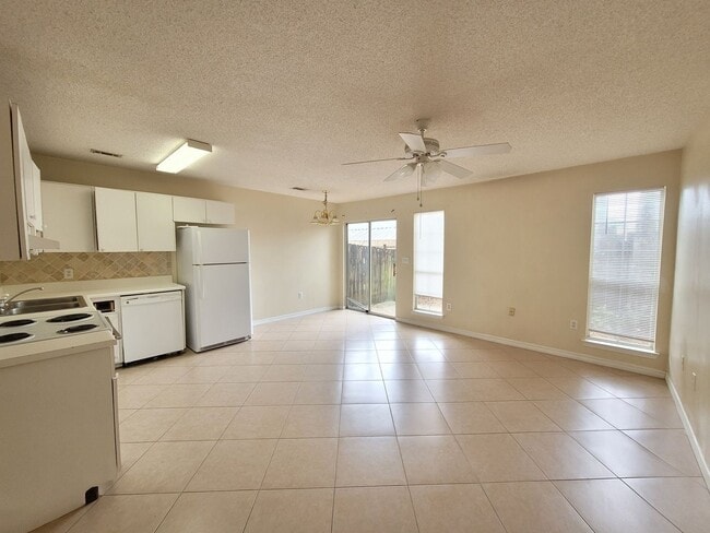 Photo - 647 Virginia Oak Ct