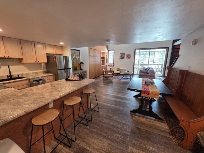 102 Valley View Dr