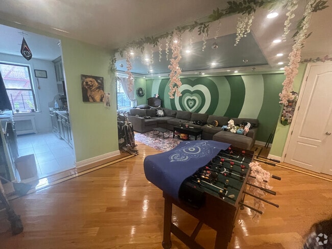 Building Photo - 102-30 Queens Blvd Rental