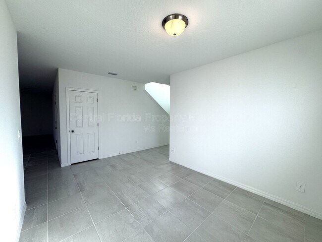 Photo - 2958 Sunstar Dr
