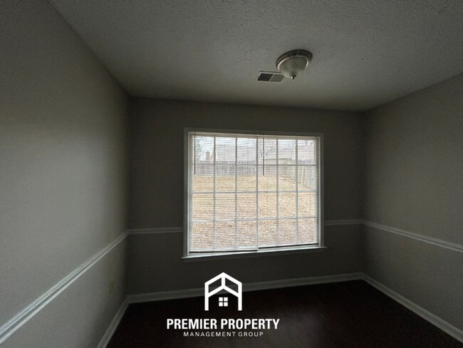 Photo - 7082 Farmhouse Dr