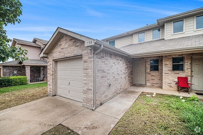 Building Photo - Beautiful two story townhome with new carp...