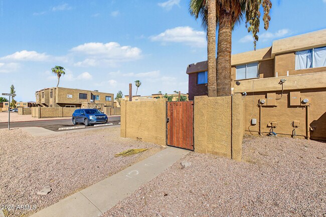 4701 E Pueblo Ave