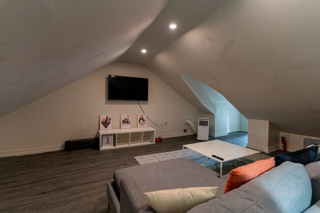 Photo - 210 Wilson St Unit A