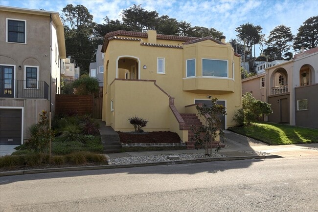 Photo - 175 Vasquez Ave