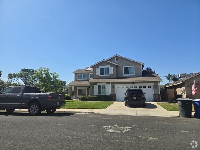 Building Photo - 6 BR's, 3 Bathrooms with a pool and spa av... Rental